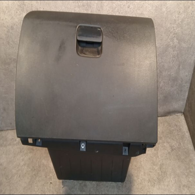 Boite à gants occasion KIA VENGA Phase 1 04-1995->04-1999 1.6 CRDI 115ch 845111P000EQ 1