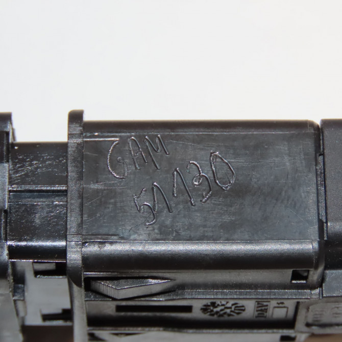 Bouton de warning occasion DACIA LOGAN I Phase 1 04-1995->04-1999 1.6 MPI 85ch 252909503R 3