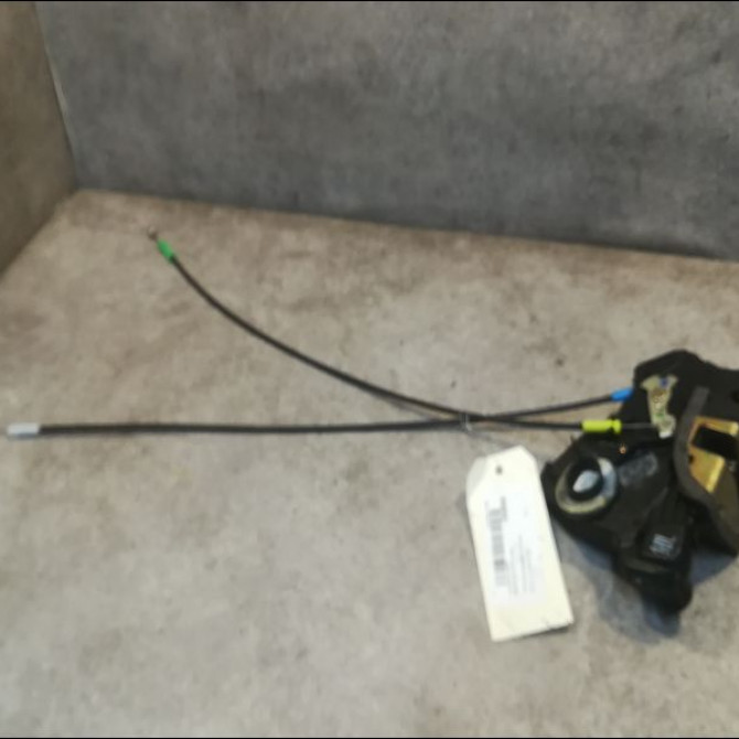 Serrure porte avg occasion TOYOTA AVENSIS I Phase 2 09-2000->05-2003 2.0 D-4D 6904002151 1