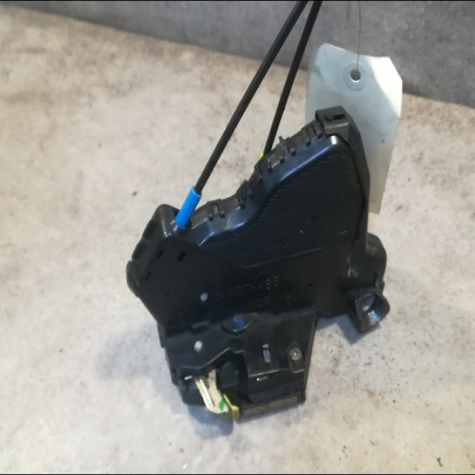 Serrure porte avg occasion TOYOTA AVENSIS I Phase 2 09-2000->05-2003 2.0 D-4D 6904002151 2