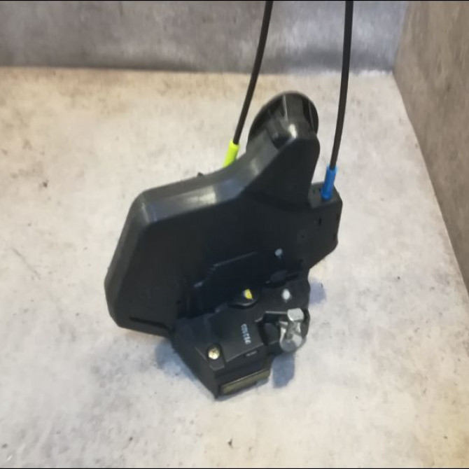 Serrure porte ard occasion TOYOTA AVENSIS I Phase 2 09-2000->05-2003 2.0 D-4D 6905002101 2