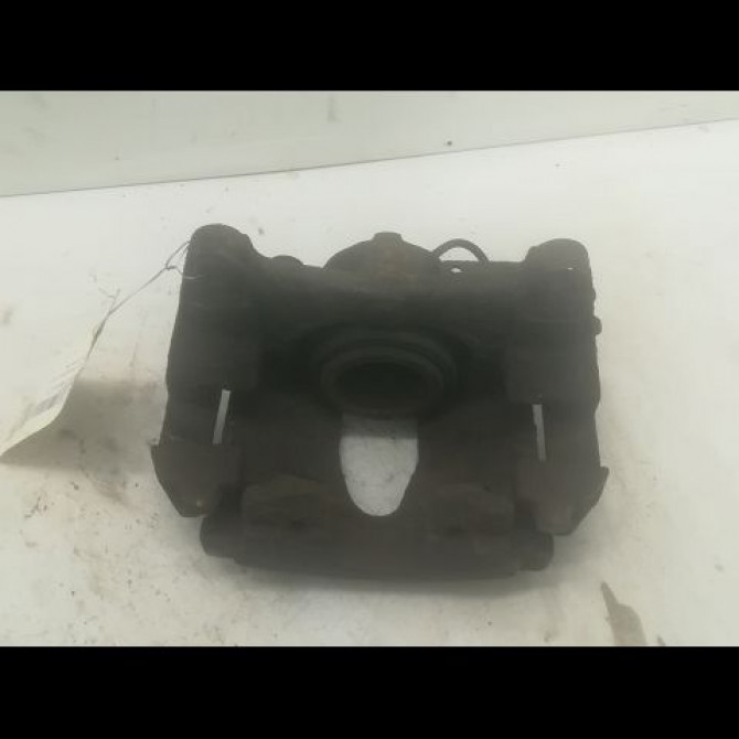 Etrier de frein avant droit occasion RENAULT VELSATIS Phase 1 01-2002->04-2005 2.2 DCI 150ch 7701049763 2