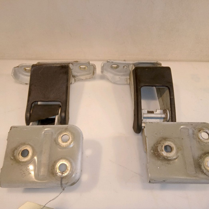 Charniere inf porte battante arg occasion PEUGEOT EXPERT II Phase 1 01-2007->... 2.0 HDI 128ch 871780 2