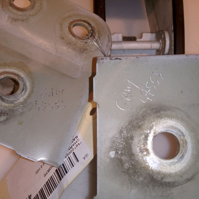 Charniere inf porte battante arg occasion PEUGEOT EXPERT II Phase 1 01-2007->... 2.0 HDI 128ch 871780 3