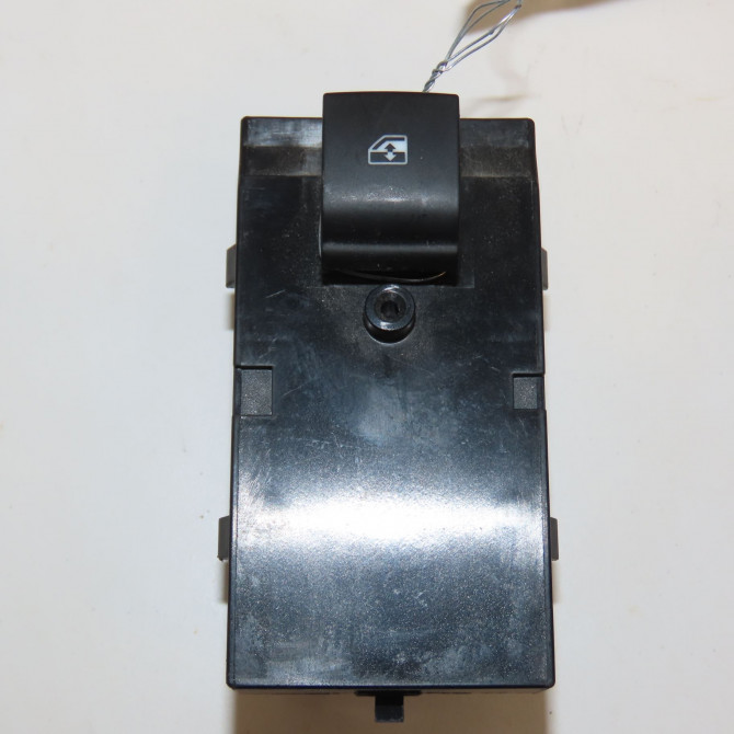 Commande leve-glace porte arrière droite occasion CHEVROLET CRUZE Phase 1 03-2009->... 20933566 1