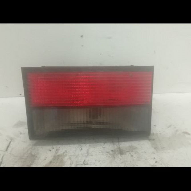 Feu arrière interieur gauche occasion CITROEN XANTIA Phase 1 03-1993->06-1998 2.1 TD 95668021 1