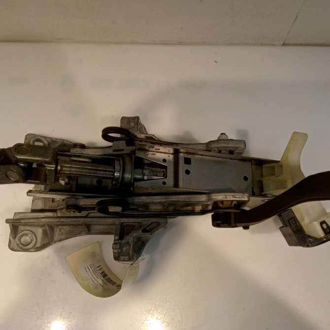 Colonne de direction non assistee occasion FORD FOCUS III Phase 1 01-2011->04-2015 1.6 TDCI 115ch 2390124 2