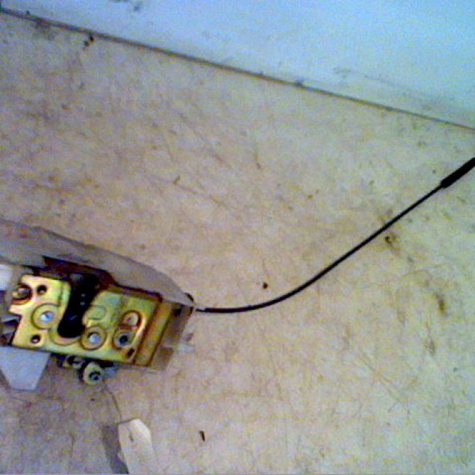 Serrure porte avd occasion FORD FIESTA IV Phase 2 09-1999->09-2002 1.25i 2