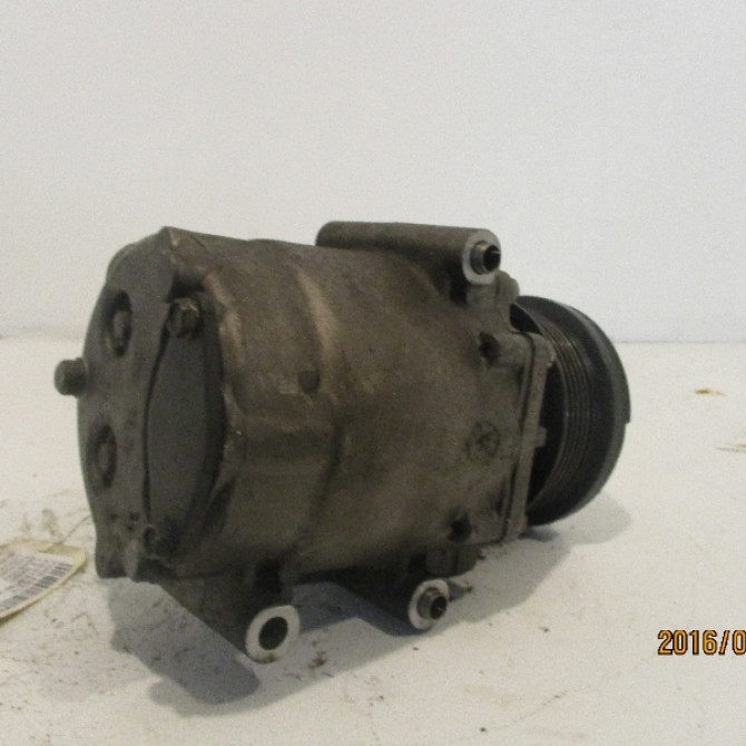 Compresseur air conditionne occasion FORD FIESTA V Phase 1 09-2002->10-2005 1.3i 1405818 2