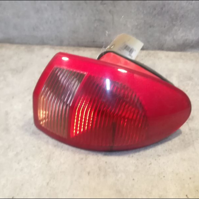 Feu arrière droit occasion ALFA ROMEO 147 Phase 1 09-2000->09-2004 1.6 T S 120ch 46556347 1