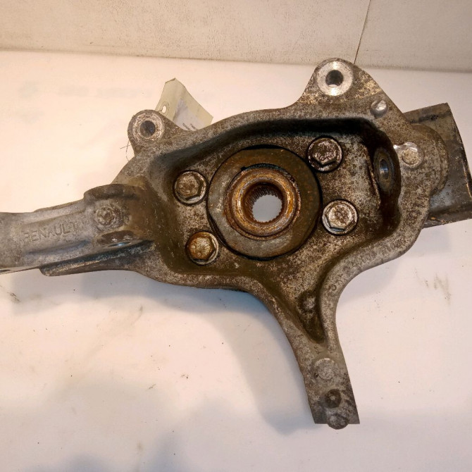 Moyeu avg occasion RENAULT LAGUNA III Phase 1 04-1995->04-1999 2.0 DCI 130ch 402104630R 2