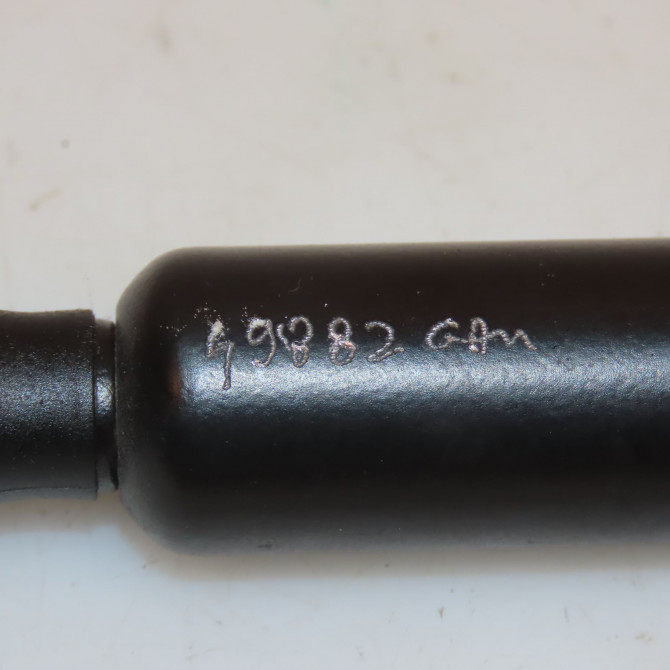 Verin droit hayon occasion RENAULT TWINGO I Phase 3 08-2000->06-2007 1.2i 8v 60ch 2