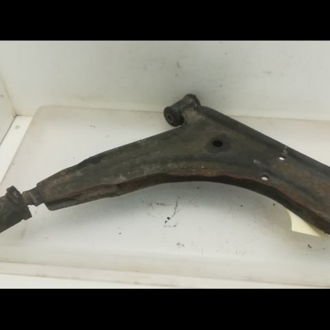 Triangle inf avg occasion VOLKSWAGEN GOLF II 2