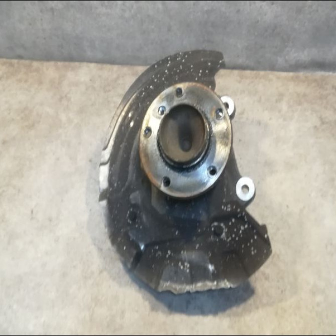 Moyeu avg occasion B.M.W. SERIE 3 V Phase 1 03-2005->09-2008 31216765157 1