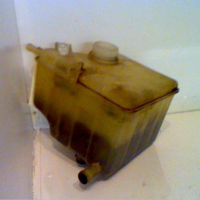 Vase expansion occasion RENAULT LAGUNA I Phase 2 04-1998->11-2000 1.6 16v 7701467615 1