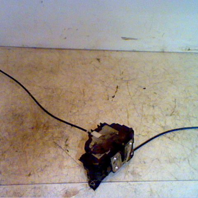 Serrure porte ard occasion RENAULT CLIO III Phase 1 09-2005->03-2009 1.5 DCI 70ch 2