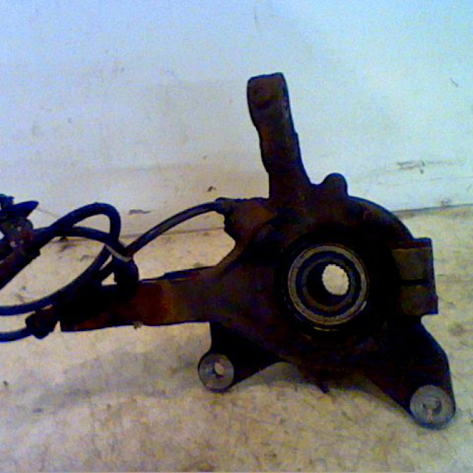 Moyeu avd occasion RENAULT MEGANE I Phase 2 03-1999->06-2003 1.9 DCI 7701205779 2