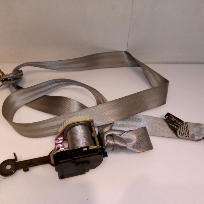 Ceinture avant droite occasion RENAULT CLIO II Phase 2 06-2001->07-2006 1.4 16v 8200081642 1