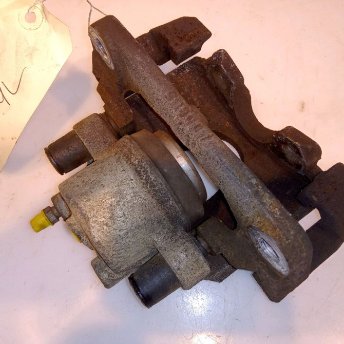 Etrier de frein avant droit occasion TOYOTA YARIS II Phase 1 12-2005->11-2009 1.0i 69ch 477300D070 2