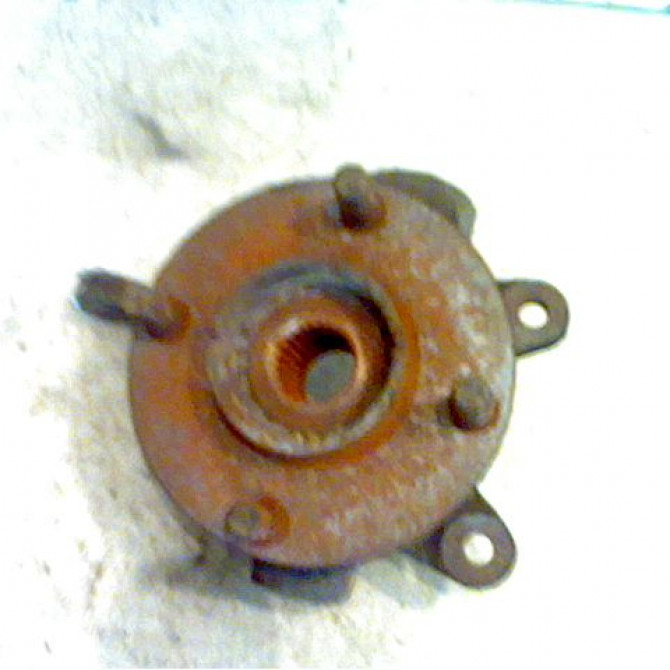 Moyeu avg occasion FORD KA I Phase 1 10-1996->10-2008 1.3i 1141771 1