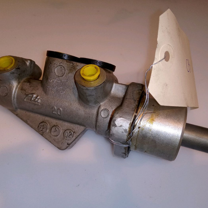 Maitre cylindre occasion RENAULT CLIO II Phase 2 06-2001->07-2006 1.4 16v 7701206313 2