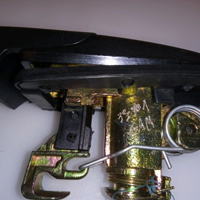 Poignee ext porte avg occasion VOLKSWAGEN POLO III Phase 1 10-1994->11-1999 1.4 6N0837207C 3