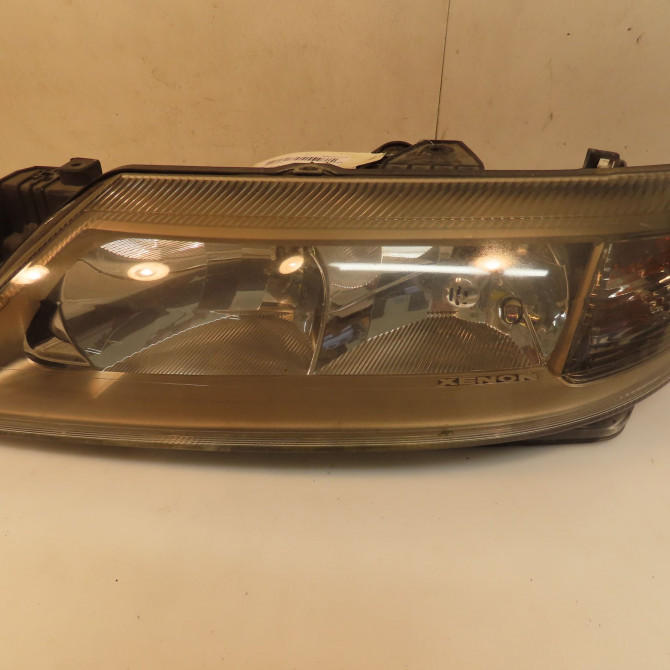 Phare gauche occasion RENAULT LAGUNA II Phase 1 11-2000->03-2005 1.8i 117ch 7701474502 1