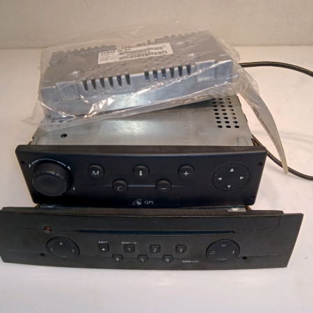 Autoradio occasion RENAULT VELSATIS 8200339751