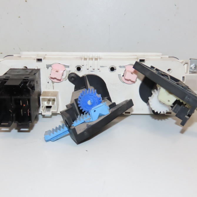 Commande de chauffage occasion FORD TRANSIT III Phase 1 08-2000->09-2006 2.0 TD 16v 100ch 4734259 2