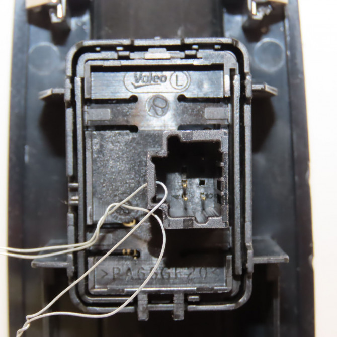 Commande lève-glace porte avant droite occasion RENAULT MEGANE III Phase 2 01-2012->06-2014 1.2 TCE 115ch 3