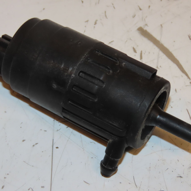 Pompe lave-glace avant occasion 1