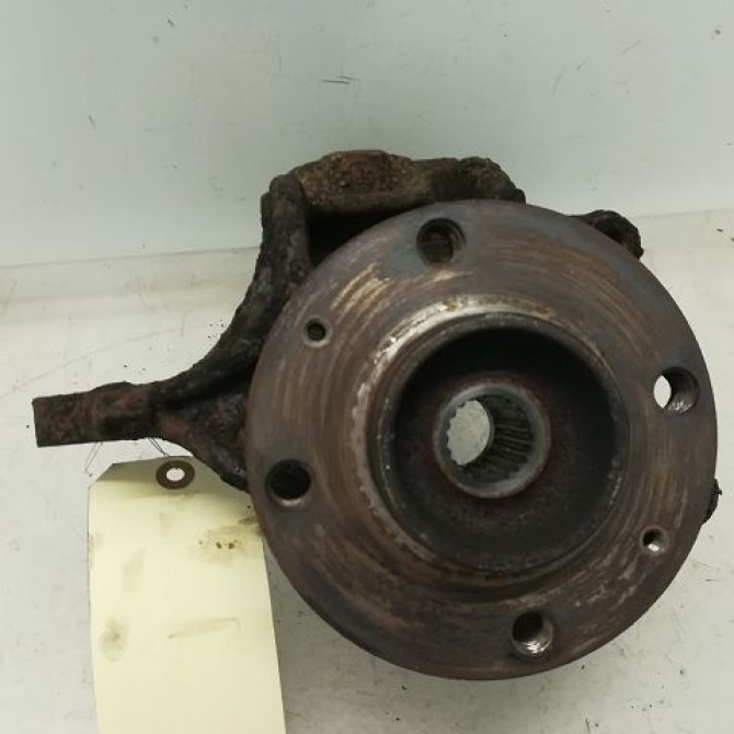 Moyeu avd occasion CITROEN C2 Phase 1 09-2003->10-2008 1.4 HDi 335086 2