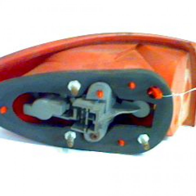 Feu arrière droit occasion ALFA ROMEO 147 Phase 1 09-2000->09-2004 46556347 2