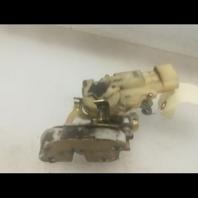 Serrure porte ard occasion TOYOTA YARIS I Phase 1 04-1999->03-2003 1.3 6933052010 2