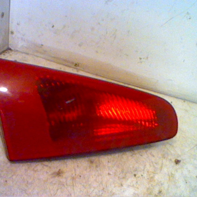 Feu arrière intérieur droit occasion ALFA ROMEO 147 Phase 1 09-2000->09-2004 1