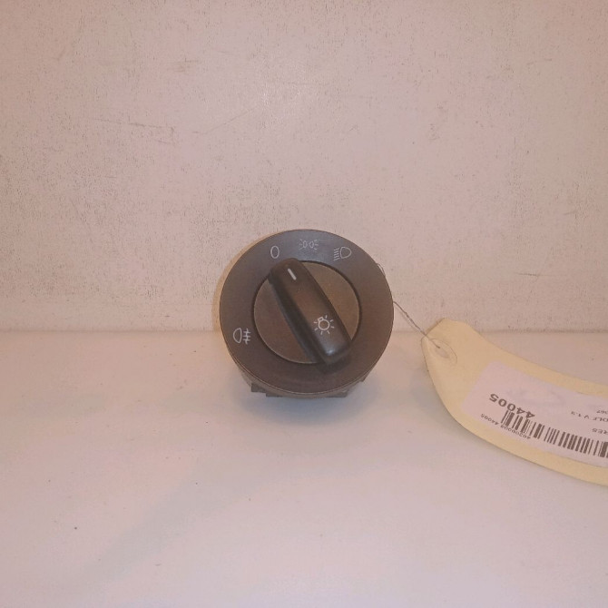 Interrupteur commande de phares occasion VOLKSWAGEN GOLF V Phase 1 11-2003->10-2008 1.9 TDI 90ch 3C8941431BXSH 1