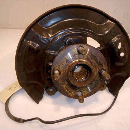 Moyeu avg occasion TOYOTA YARIS II Phase 1 12-2005->11-2009 1.0i 69ch 435020D100