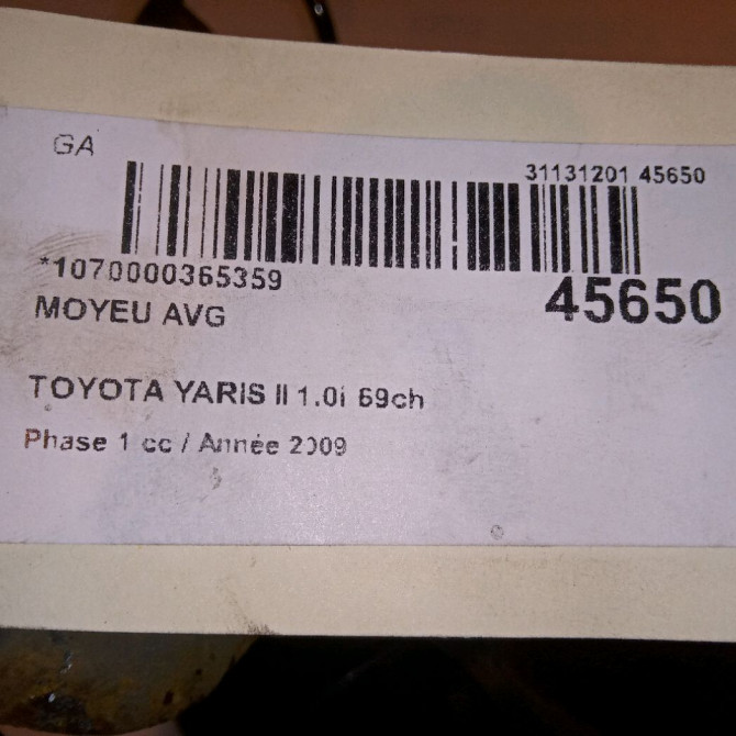 Moyeu avg occasion TOYOTA YARIS II Phase 1 12-2005->11-2009 1.0i 69ch 435020D100 4