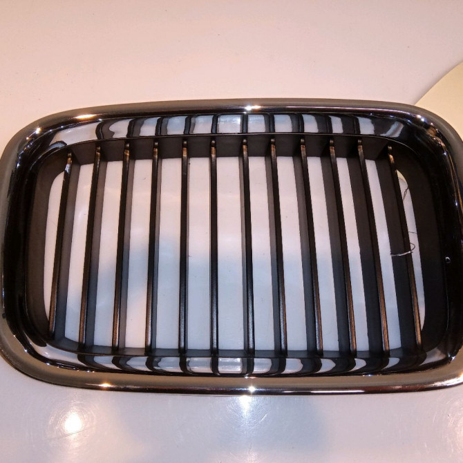 Grille d capot occasion B.M.W. SERIE 3 III Phase 1 01-1991->04-1998 325td 1