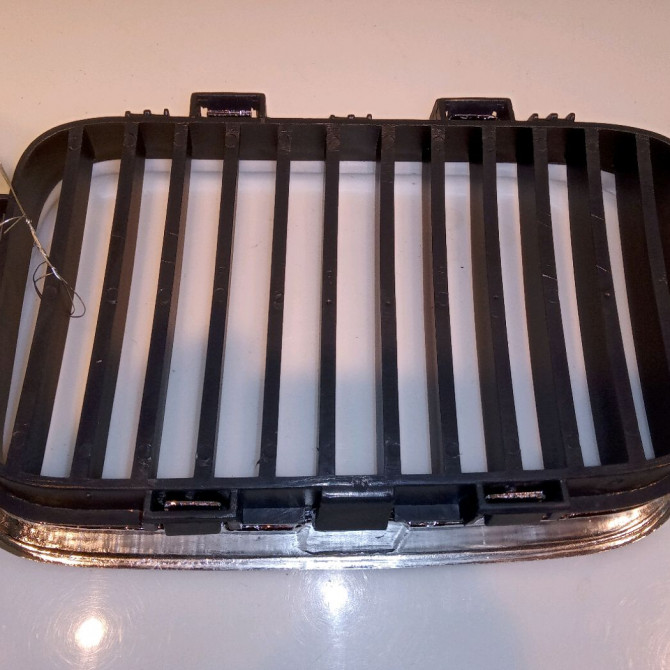 Grille d capot occasion B.M.W. SERIE 3 III Phase 1 01-1991->04-1998 325td 2