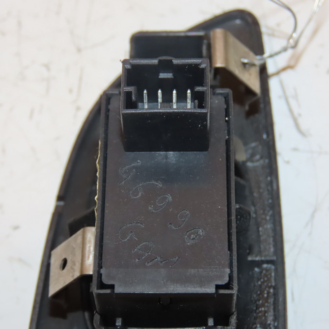 Commande leve-glace porte arrière droite occasion FIAT BRAVO II BRAVO II Phase 1 2007-03-01->2011-12-31 1.6 DT MULTIJET 16v 105ch 735441029 2