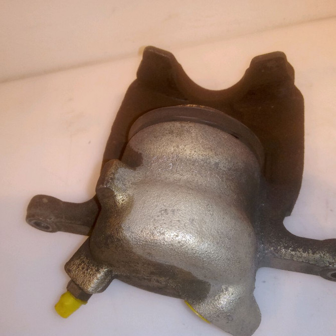 Etrier de frein avant droit occasion SUZUKI SPLASH Phase 1 03-2008->12-2012 1.3 CDTI 75ch 5511062J10 4