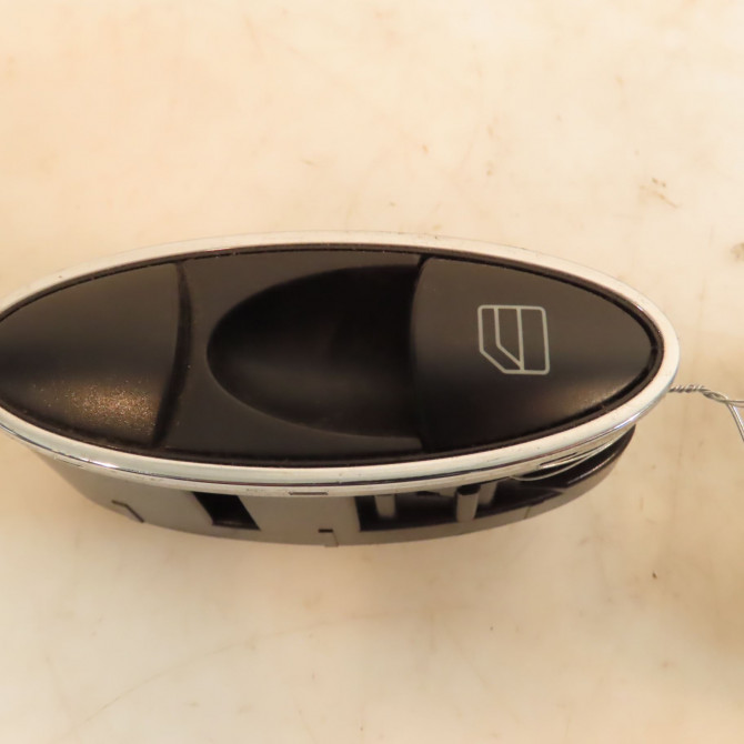 Commande leve-glace porte arrière gauche occasion MERCEDES CLASSE CLS Phase 1 04-1995->04-1999 320 CDI 224ch 21182199587C45 1