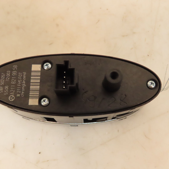 Commande leve-glace porte arrière gauche occasion MERCEDES CLASSE CLS Phase 1 04-1995->04-1999 320 CDI 224ch 21182199587C45 2