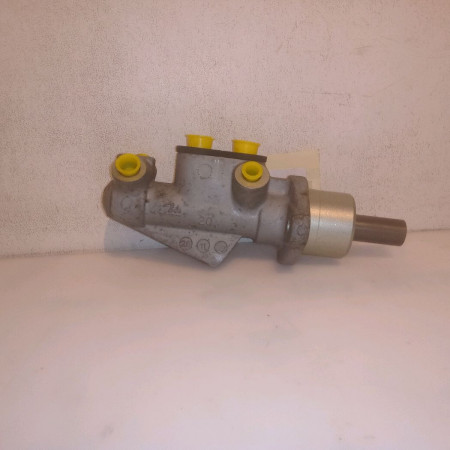 Maitre cylindre occasion RENAULT CLIO II Phase 1 03-1998->06-2001 1.2 7701205815