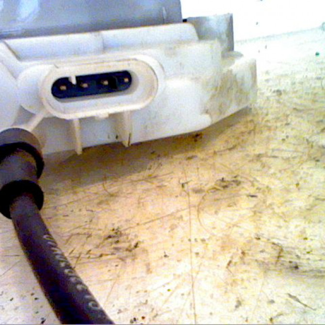 Serrure porte avd occasion CITROEN C3 I Phase 2 10-2005->12-2010 1.4i 16v 00009136N7 2