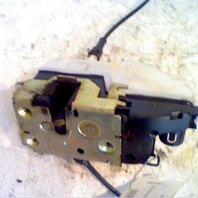 Serrure porte avd occasion CITROEN C3 I Phase 2 10-2005->12-2010 1.4i 16v 00009136N7 3