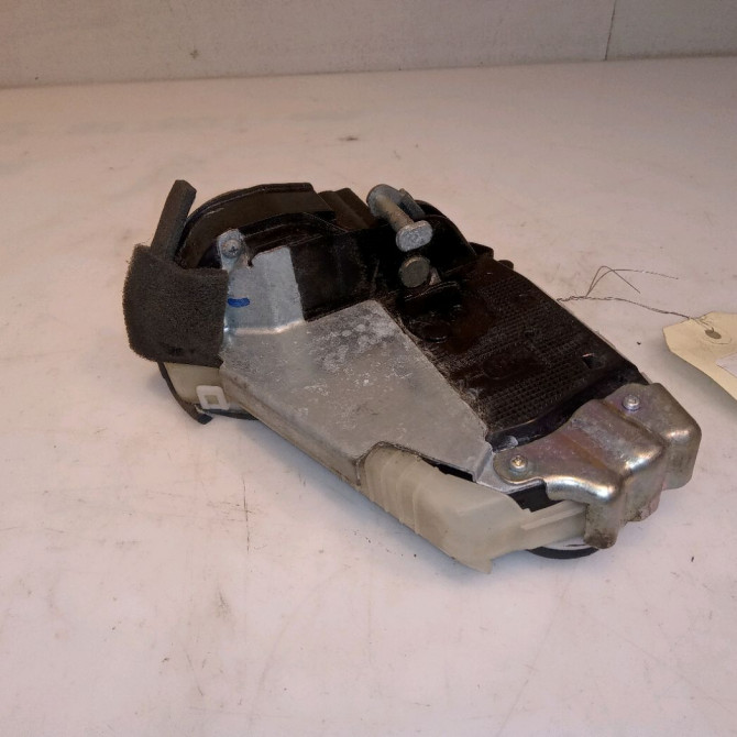 Serrure porte arg occasion TOYOTA PRIUS III Phase 1 06-2009->02-2012 1.8i EH 16v [HYBRID RECHARGEABLE] 100ch 6906047070 2