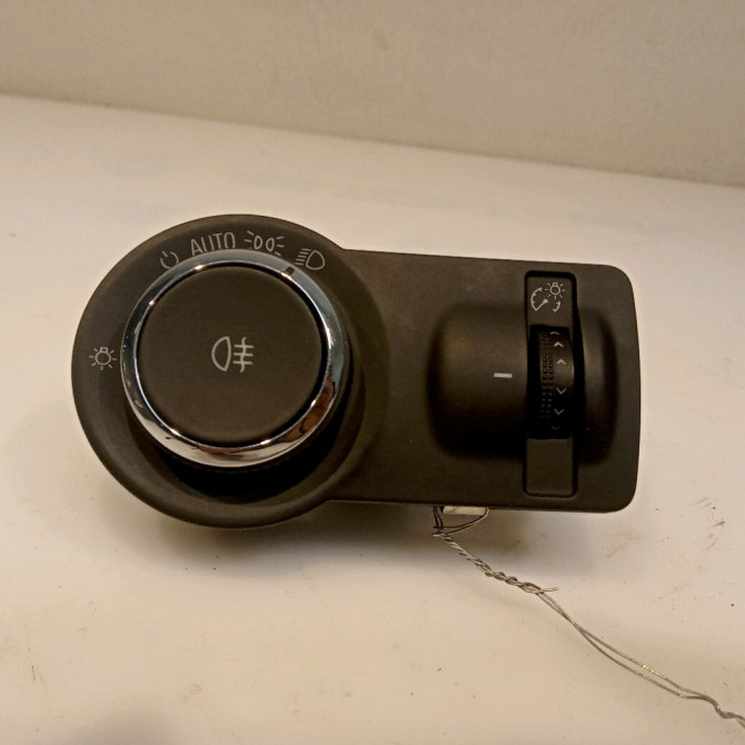 Interrupteur commande de phares occasion OPEL INSIGNIA Phase 1 01-2009->03-2013 13268728 1