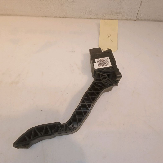 Potentiometre accelerateur occasion PEUGEOT 208 Phase 2 04-2015->... 1.2i 81ch 2